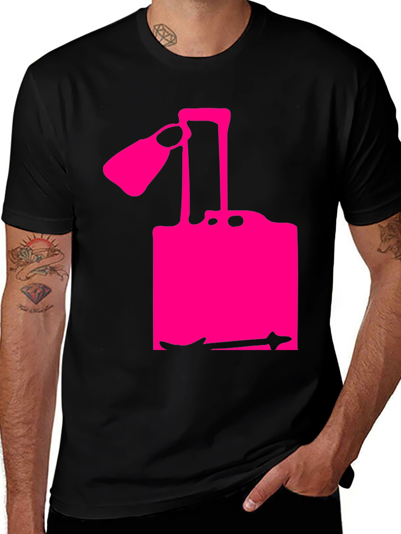 Camiseta Negra con Diseño Abstracto Rosa