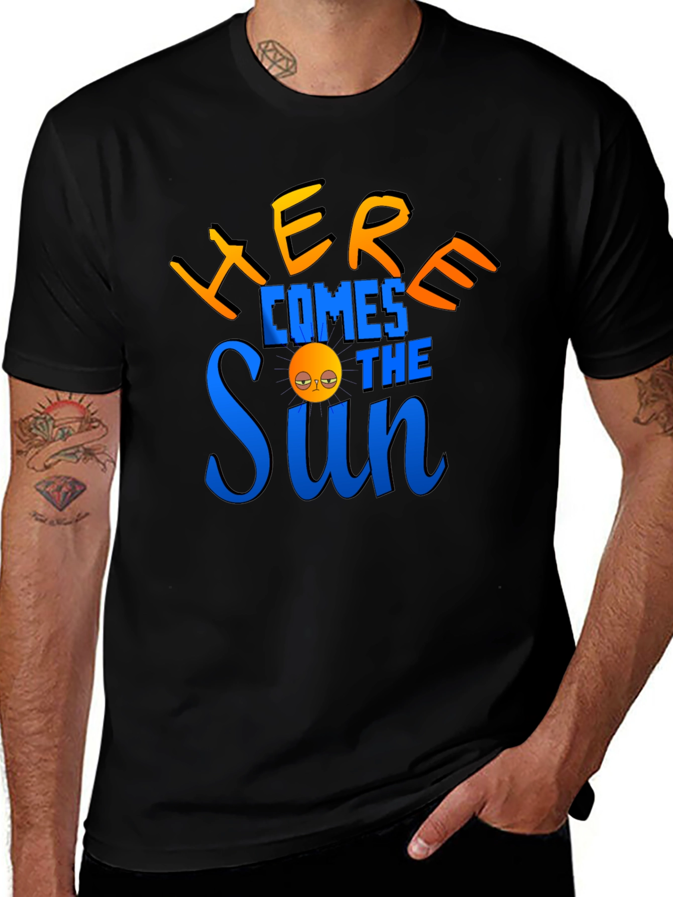 Camiseta Negra con Diseño Aquí Viene el Sol