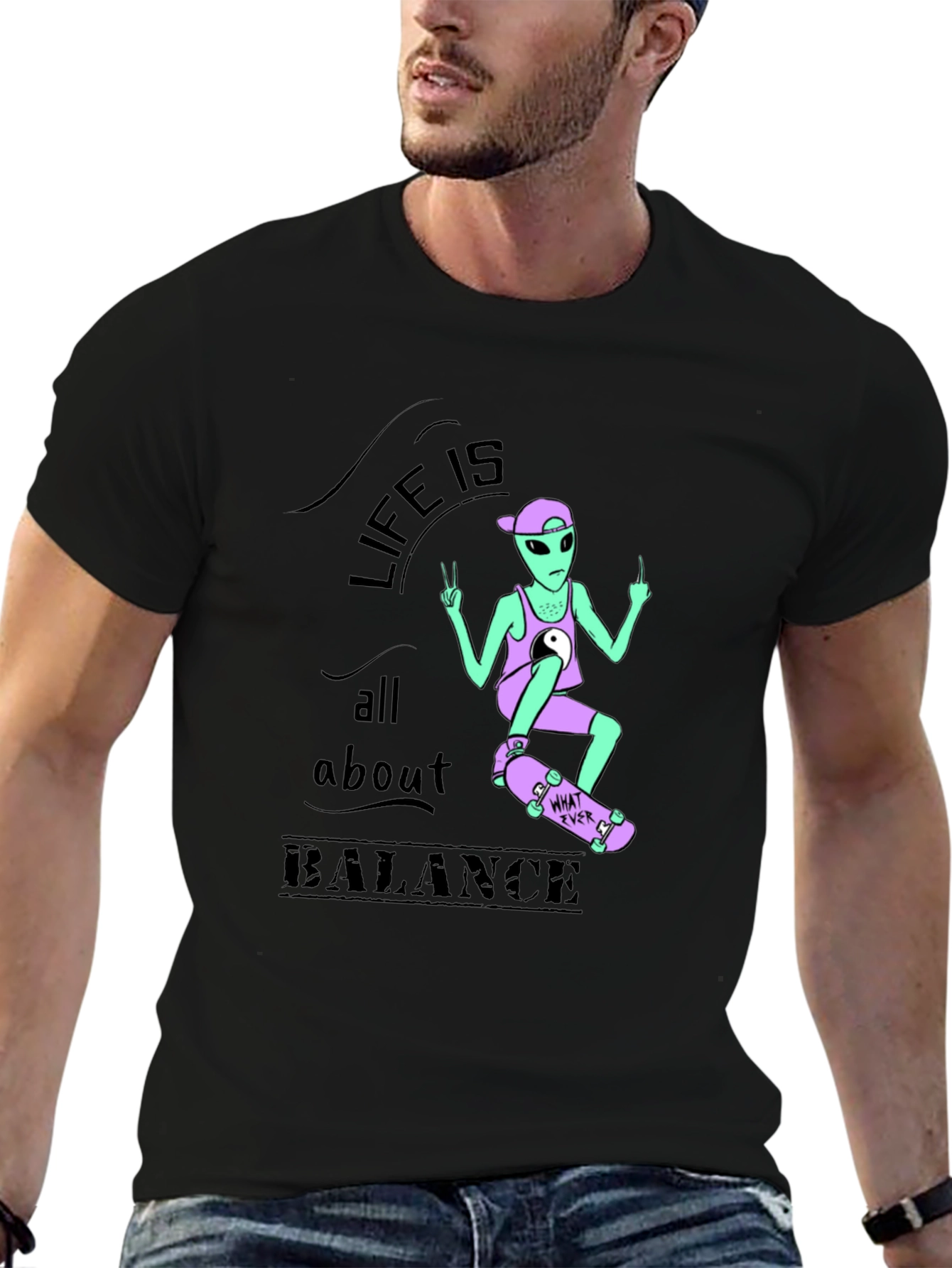 Camiseta Negra Alienígena Balance Vida