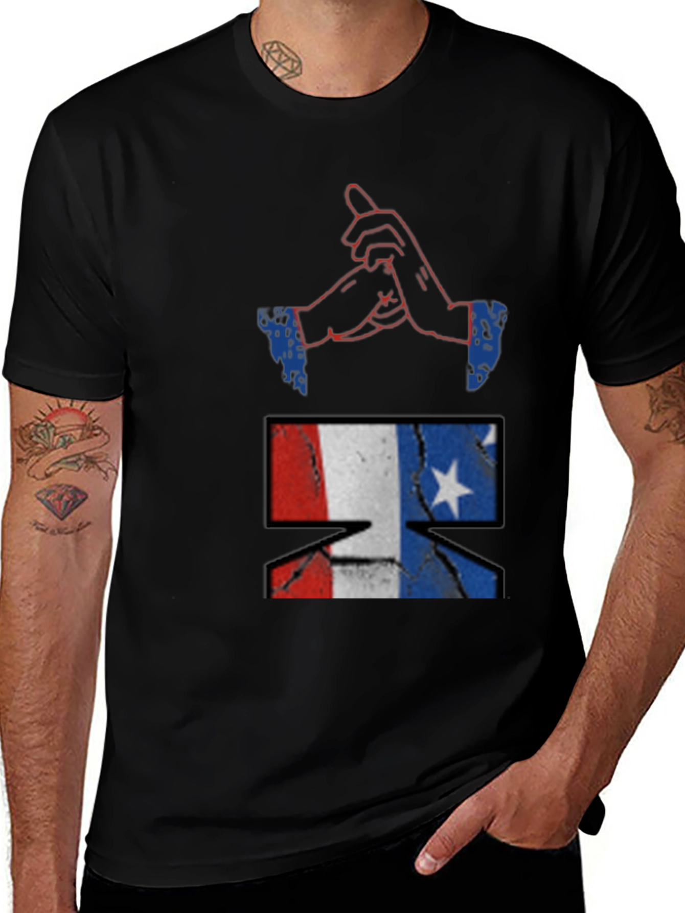 Camiseta Negra con Diseño de Manos y Bandera EEUU