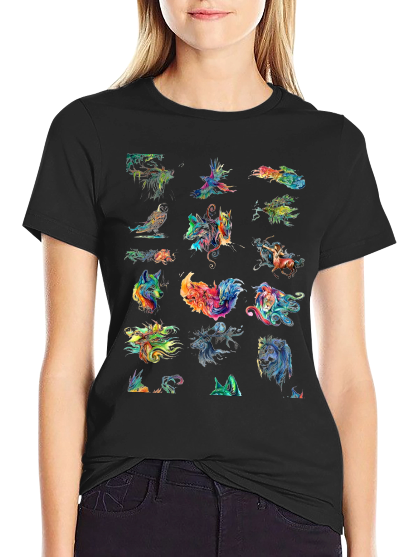 Camiseta Negra con Diseño de Animales Abstractos