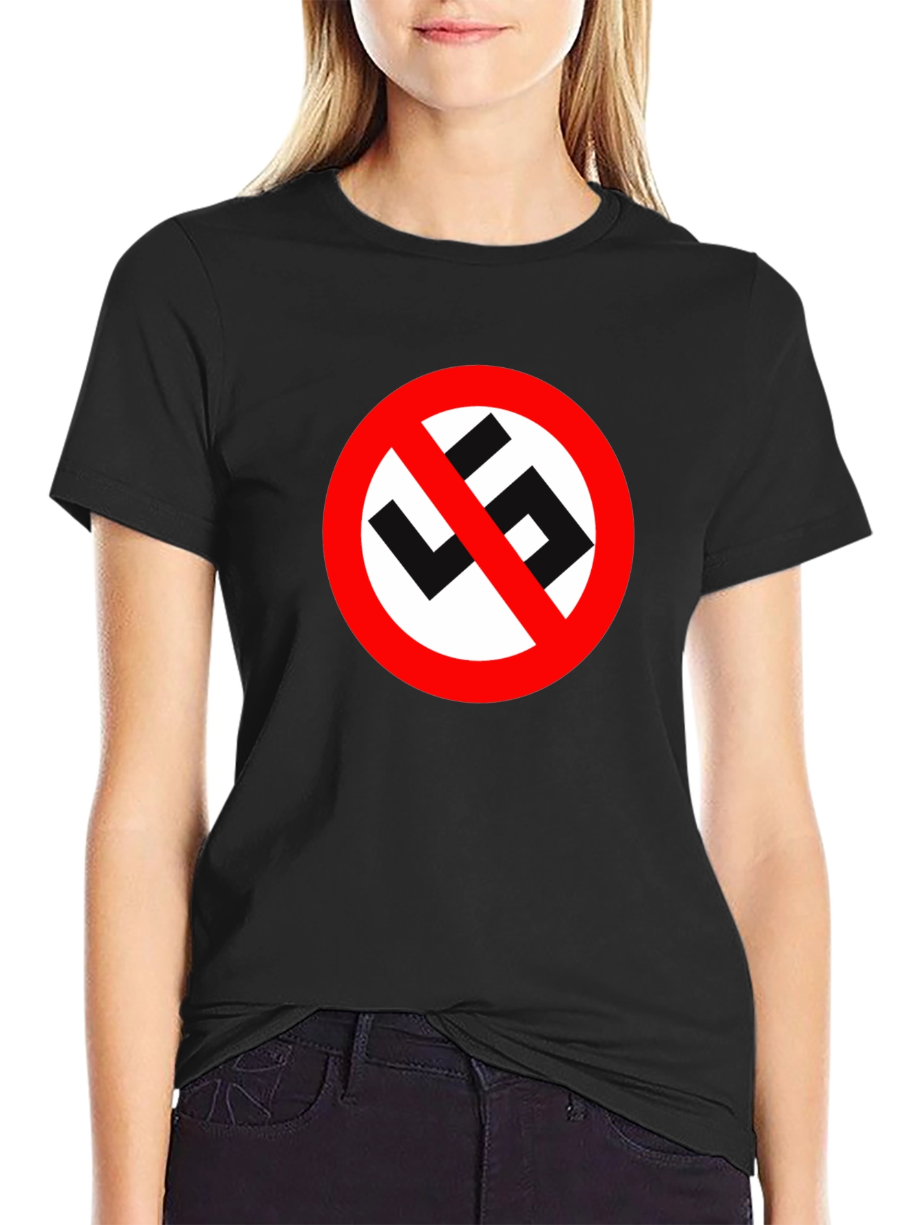 Camiseta Negra Anti-Nazismo: Estilo y Conciencia