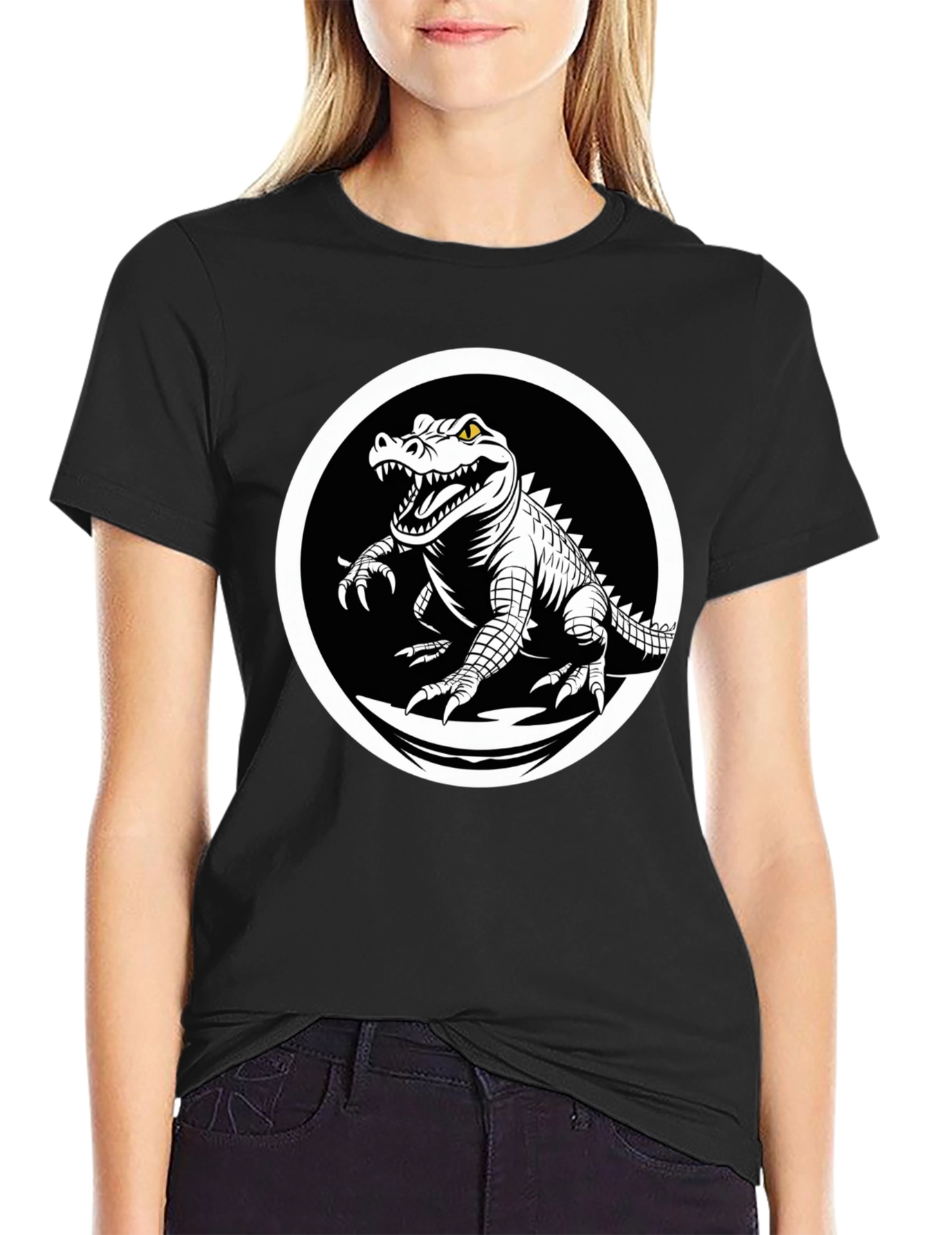 Camiseta Negra con Diseño de Cocodrilo en Círculo