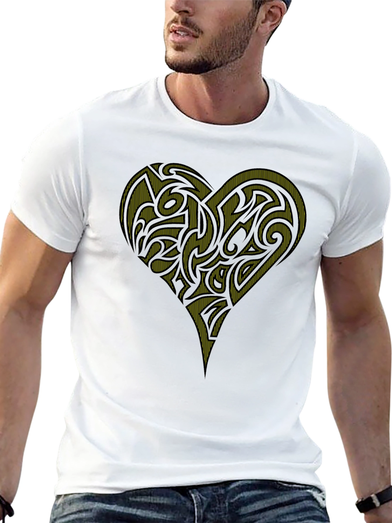 Camiseta Negra con Corazón Tribal