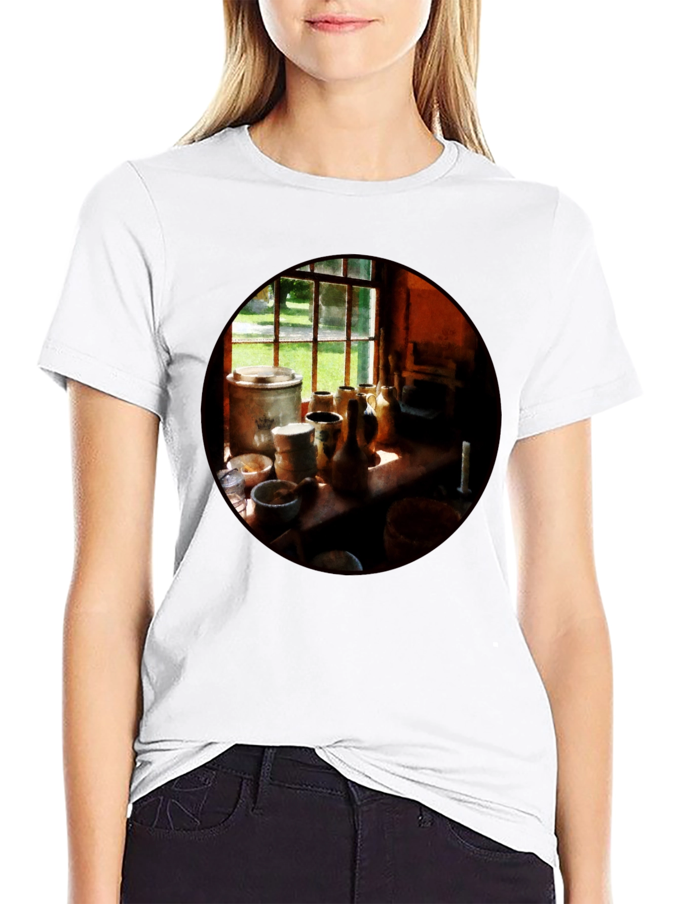 Camiseta Negra con Diseño Artístico de Bodegón