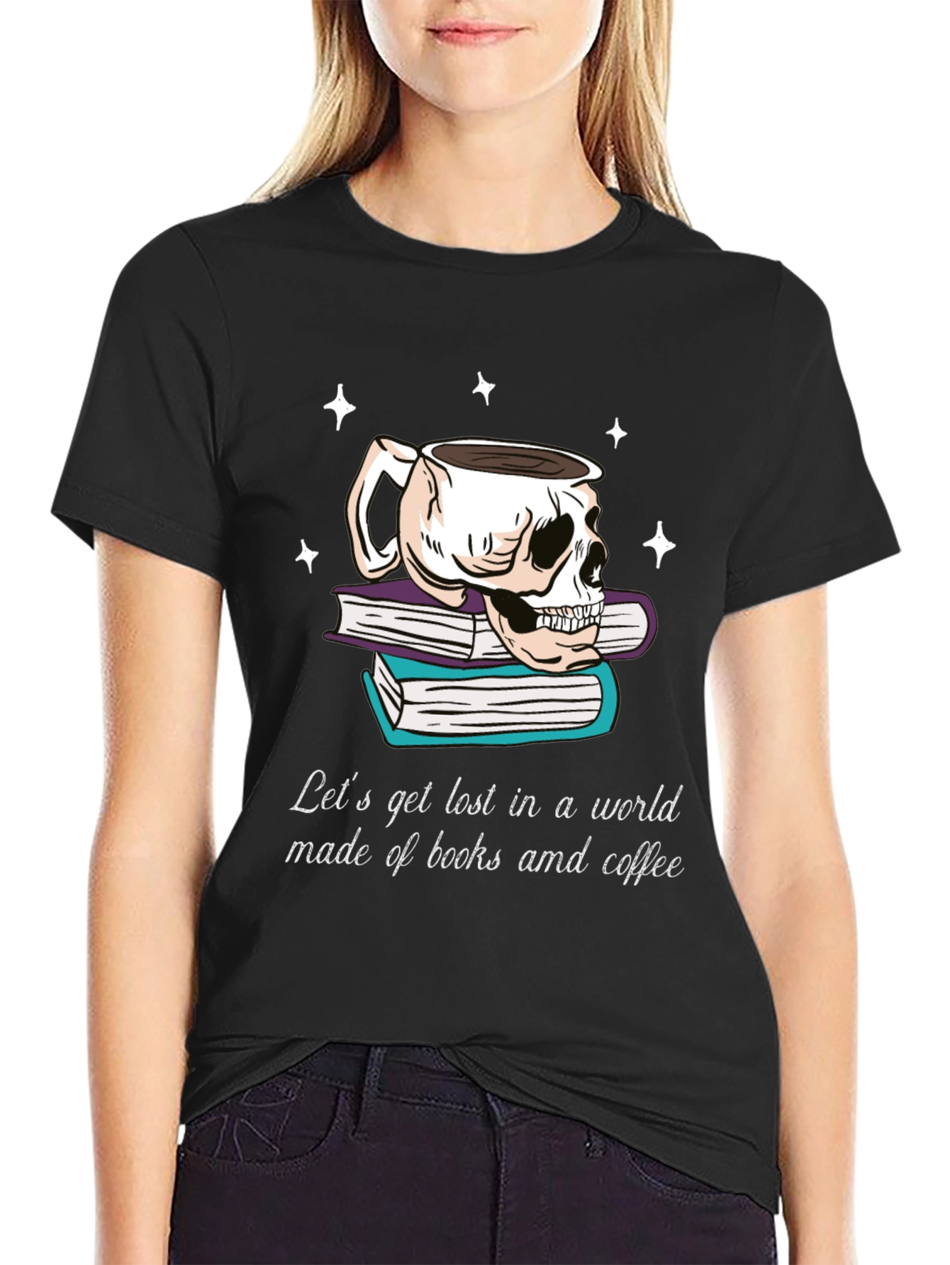Camiseta Negra con Diseño de Calavera Libros y Café