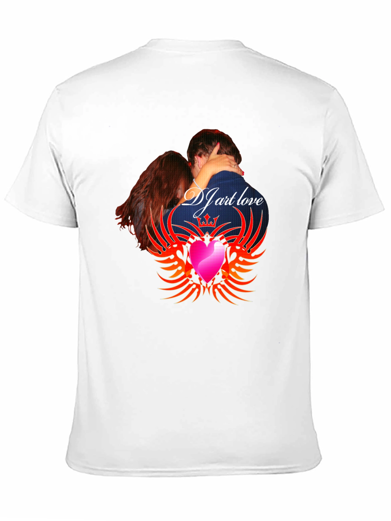 Camiseta Negra con Diseño de Amor Romántico
