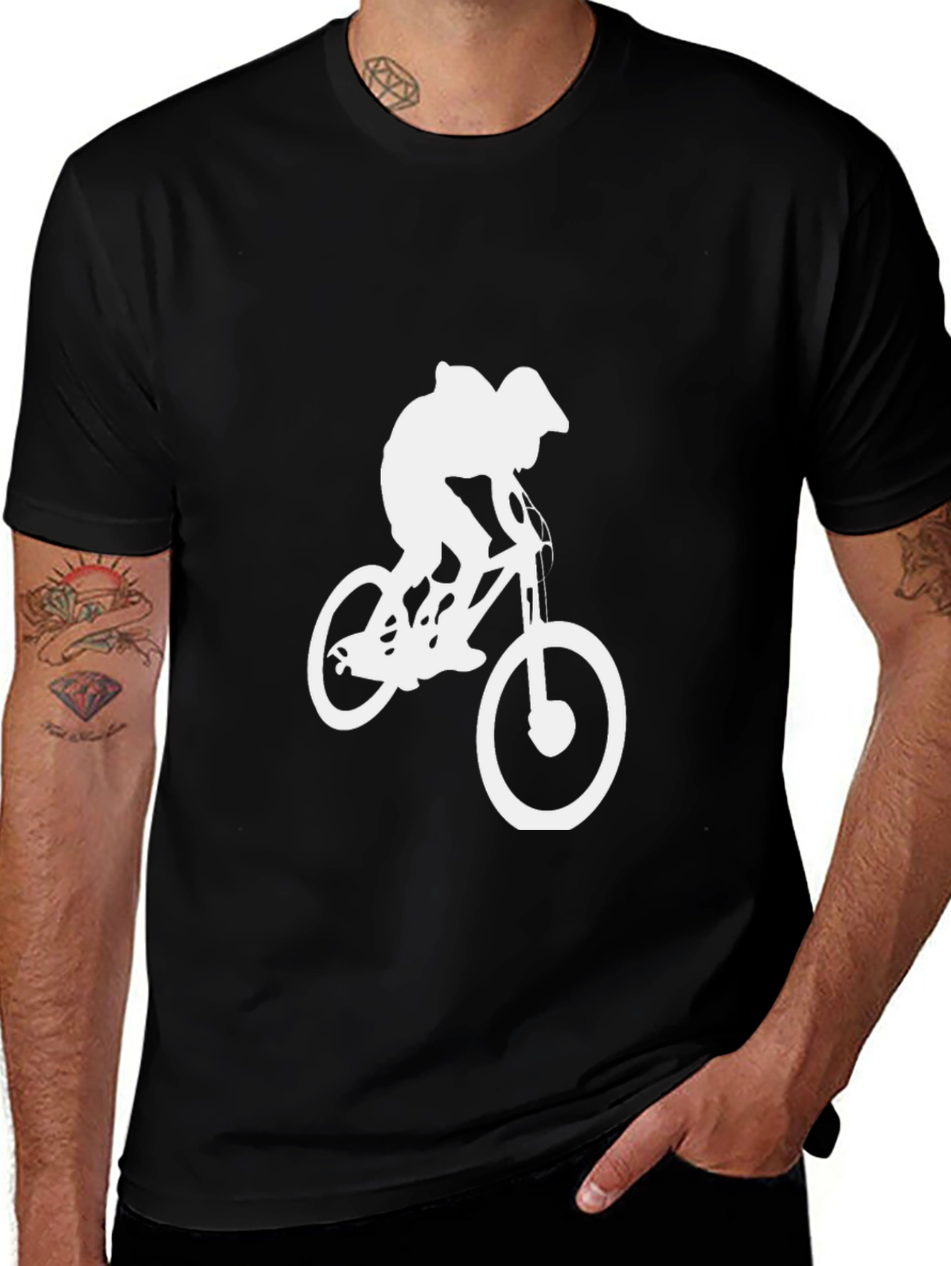 Camiseta Negra con Diseño de Ciclista de Montaña