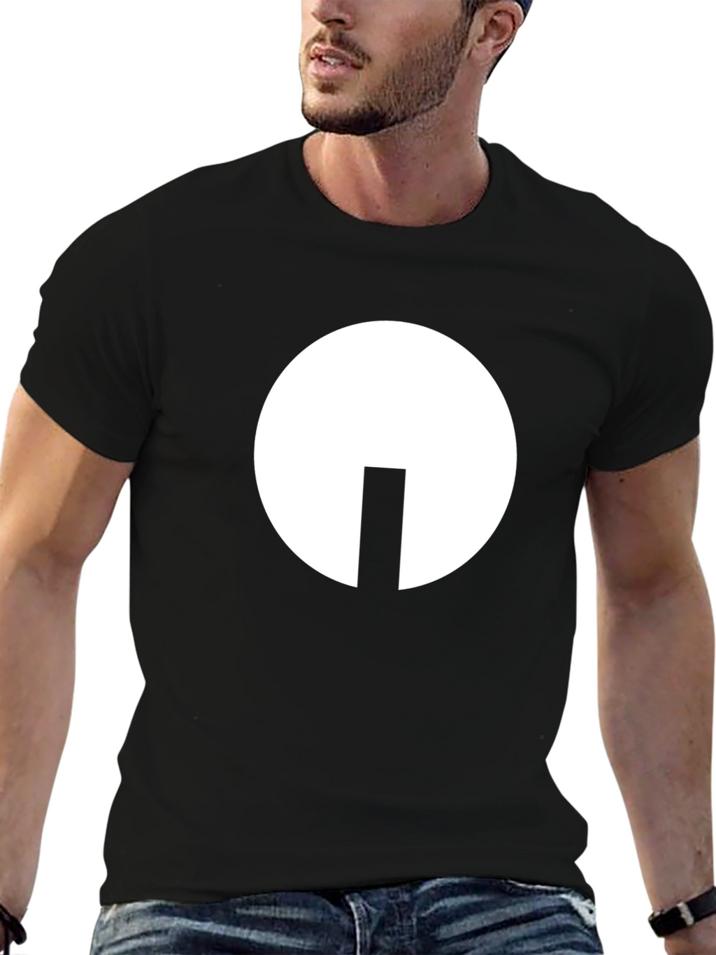 Camiseta Negra con Diseño Abstracto en Blanco