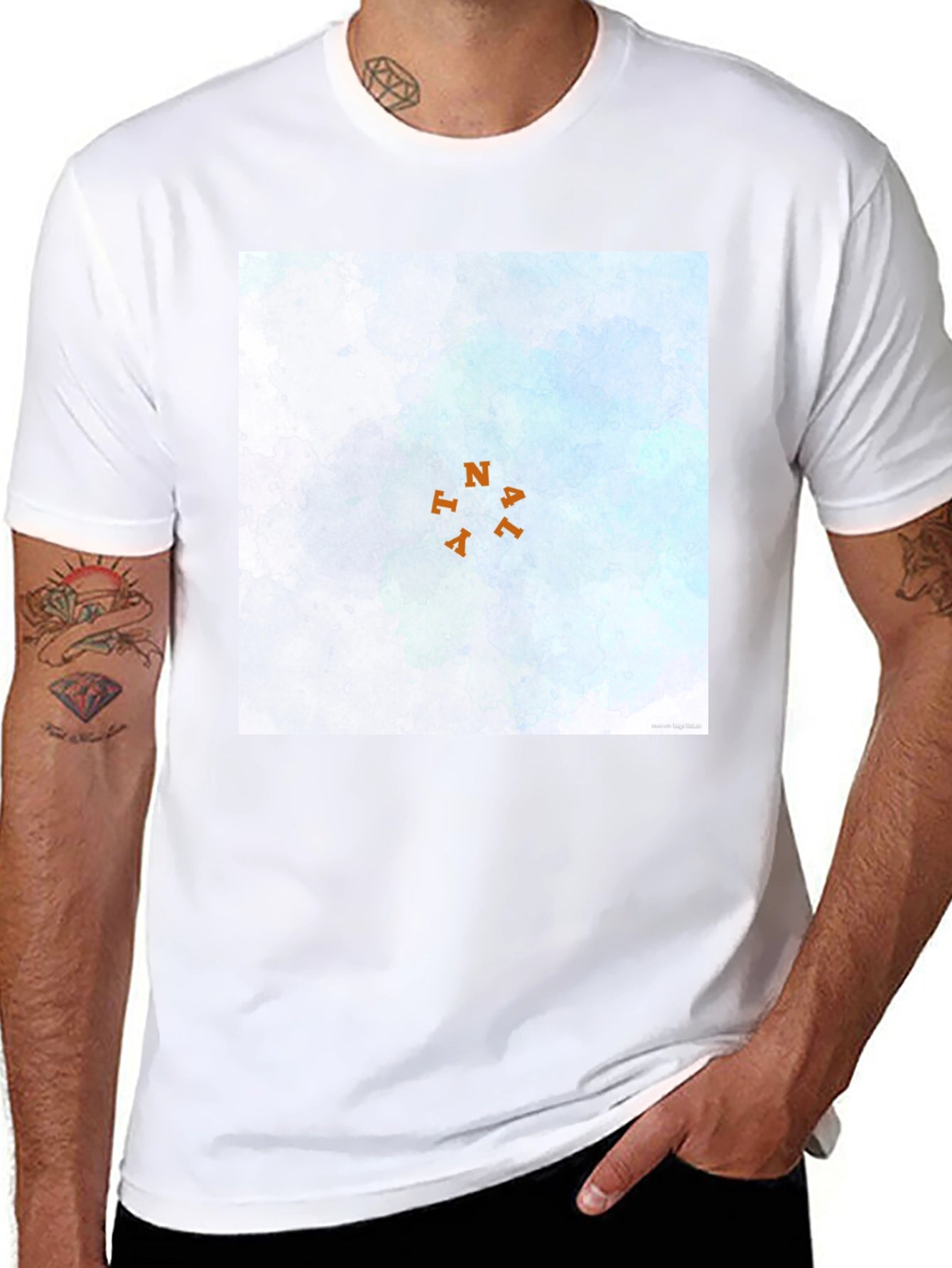 Camiseta Negra con Diseño Abstracto Natal
