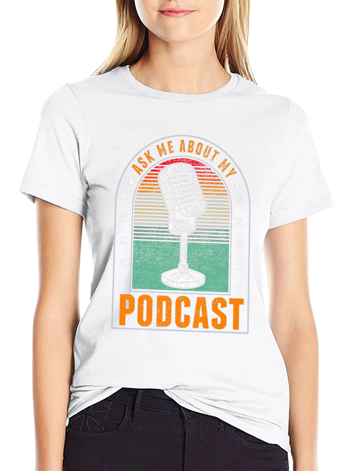 Camiseta Negra con Diseño de Micrófono Podcast