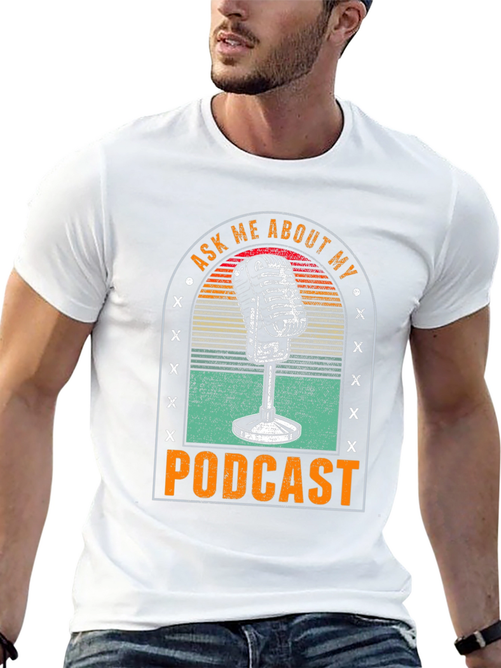 Camiseta Negra con Diseño de Micrófono Podcast