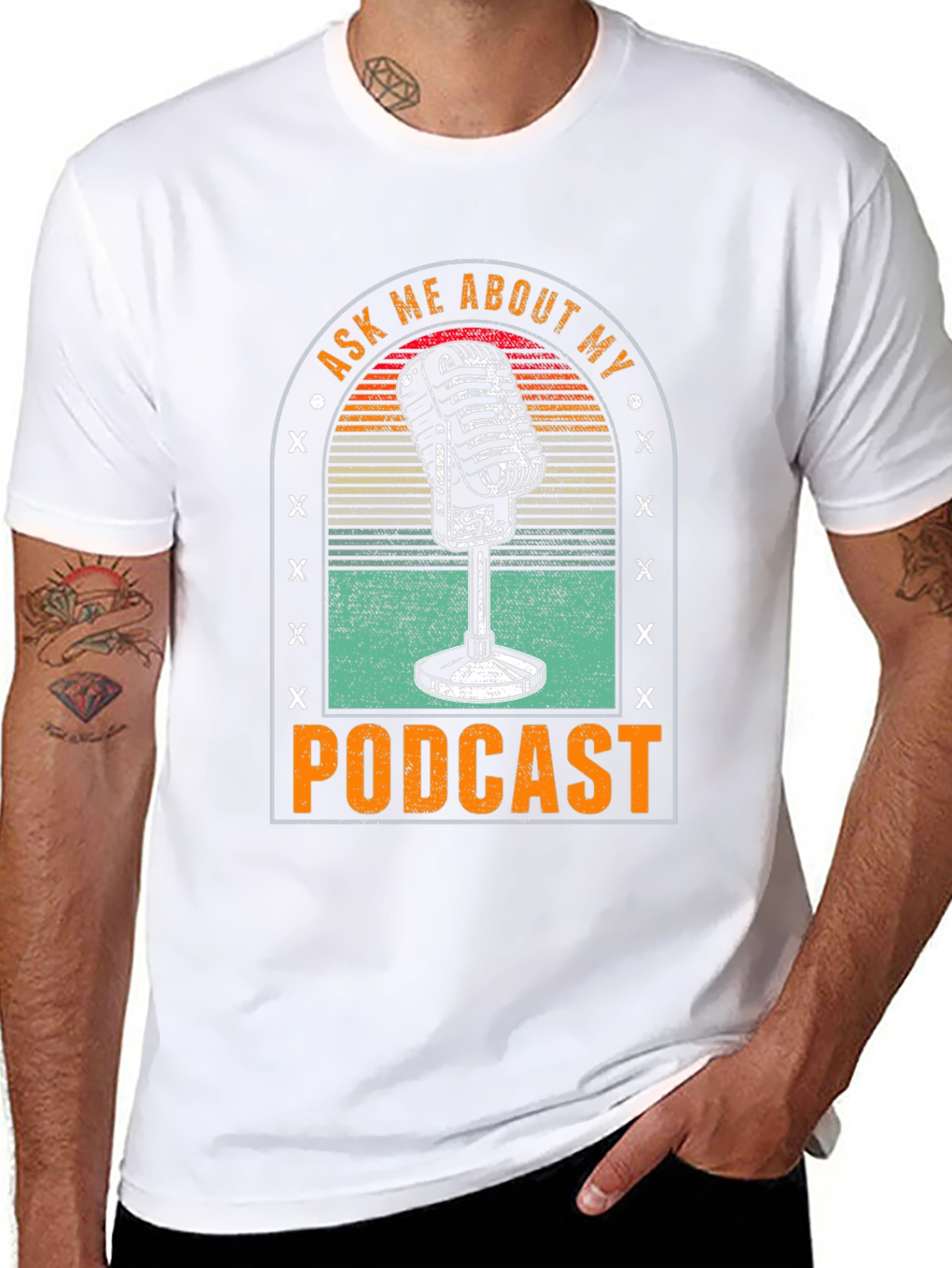 Camiseta Negra con Diseño de Micrófono Podcast