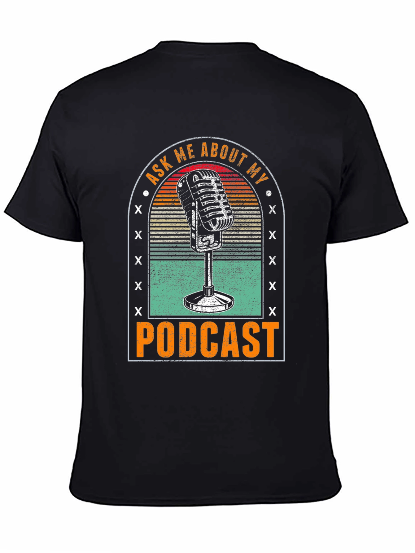 Camiseta Negra con Diseño de Micrófono Podcast