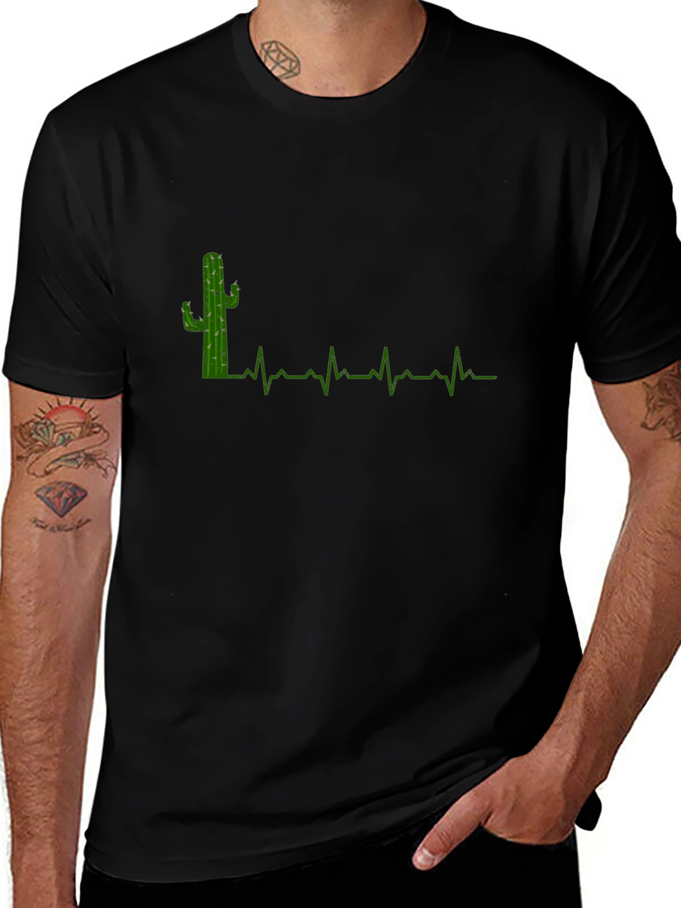Camiseta Negra con Diseño de Cactus y Latido
