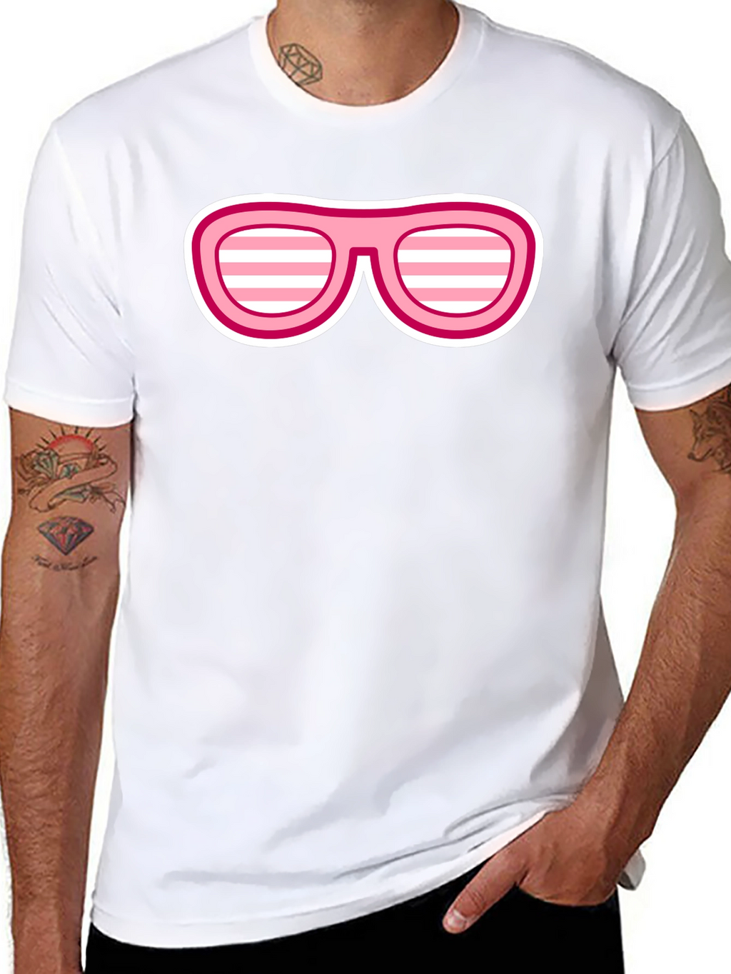 Camiseta Negra con Diseño de Gafas Rosadas