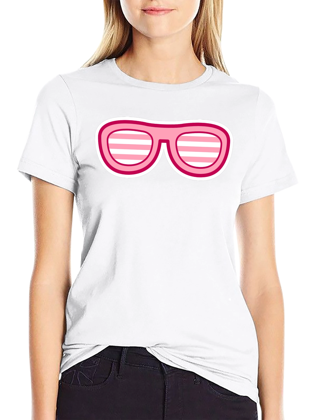 Camiseta Negra con Diseño de Gafas Rosadas