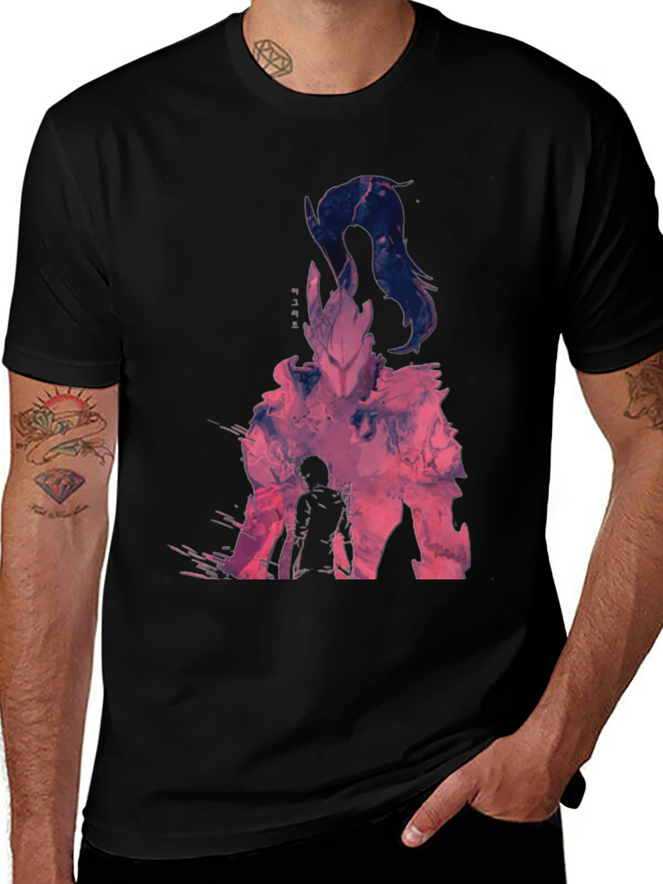 Camiseta Negra con Diseño Abstracto Anime