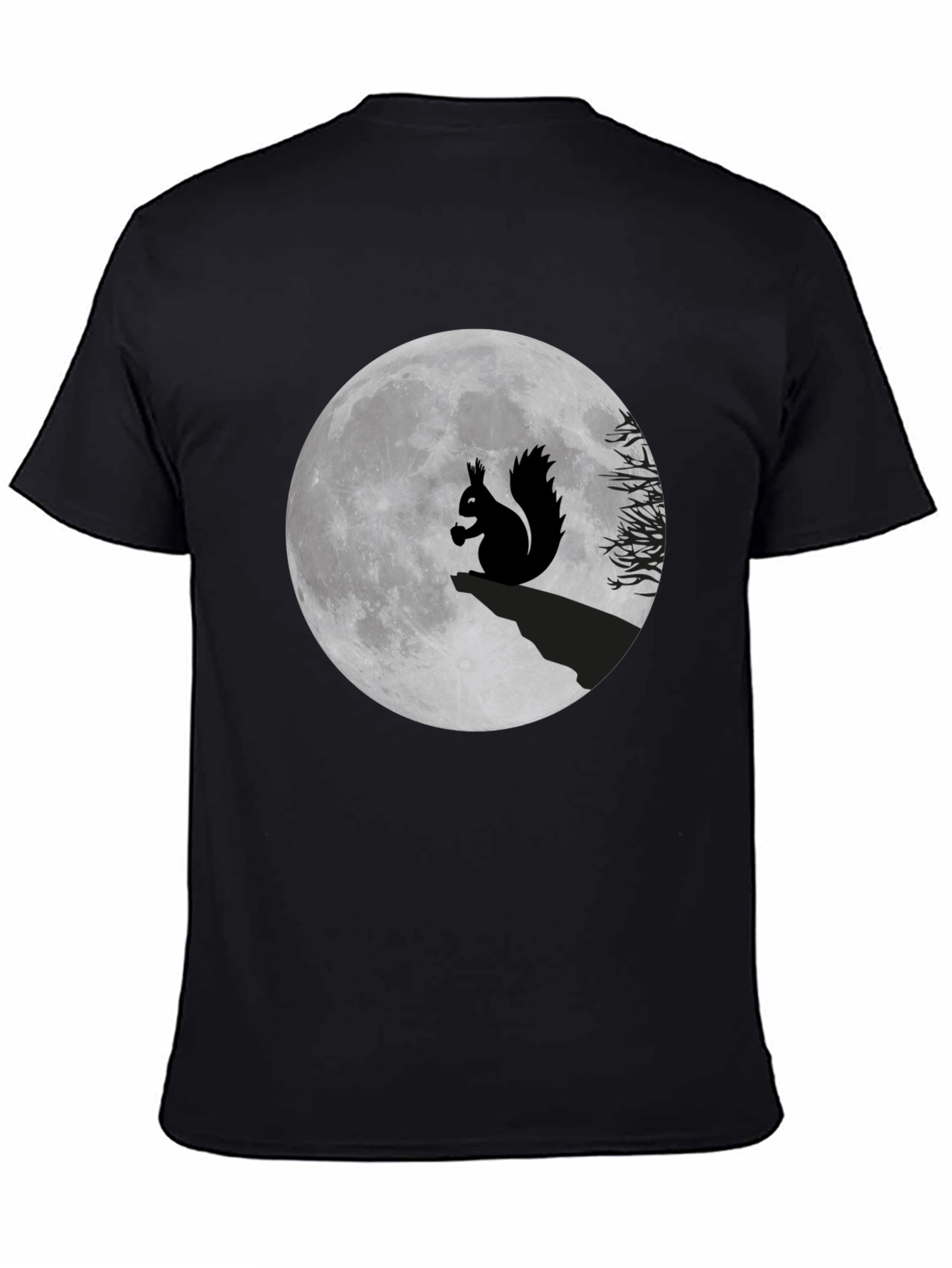 Camiseta Negra con Ardilla y Luna Llena