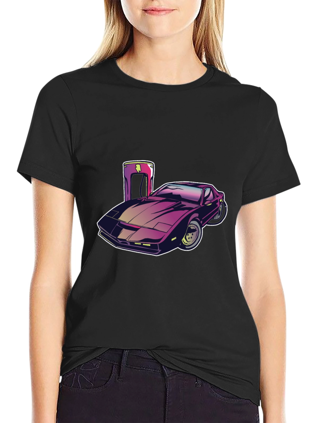 Camiseta Negra con Diseño de Coche Futurista