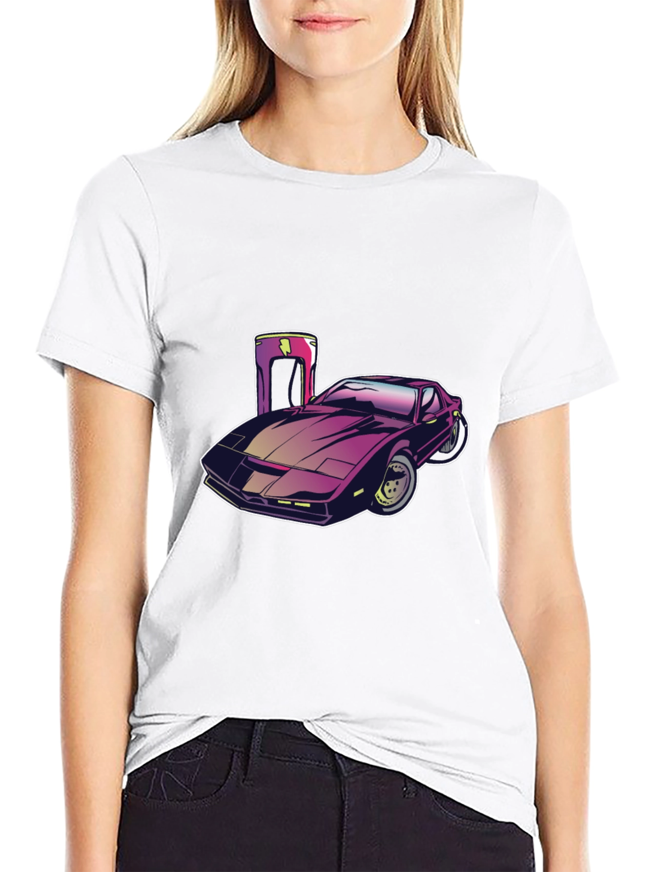 Camiseta Negra con Diseño de Coche Futurista
