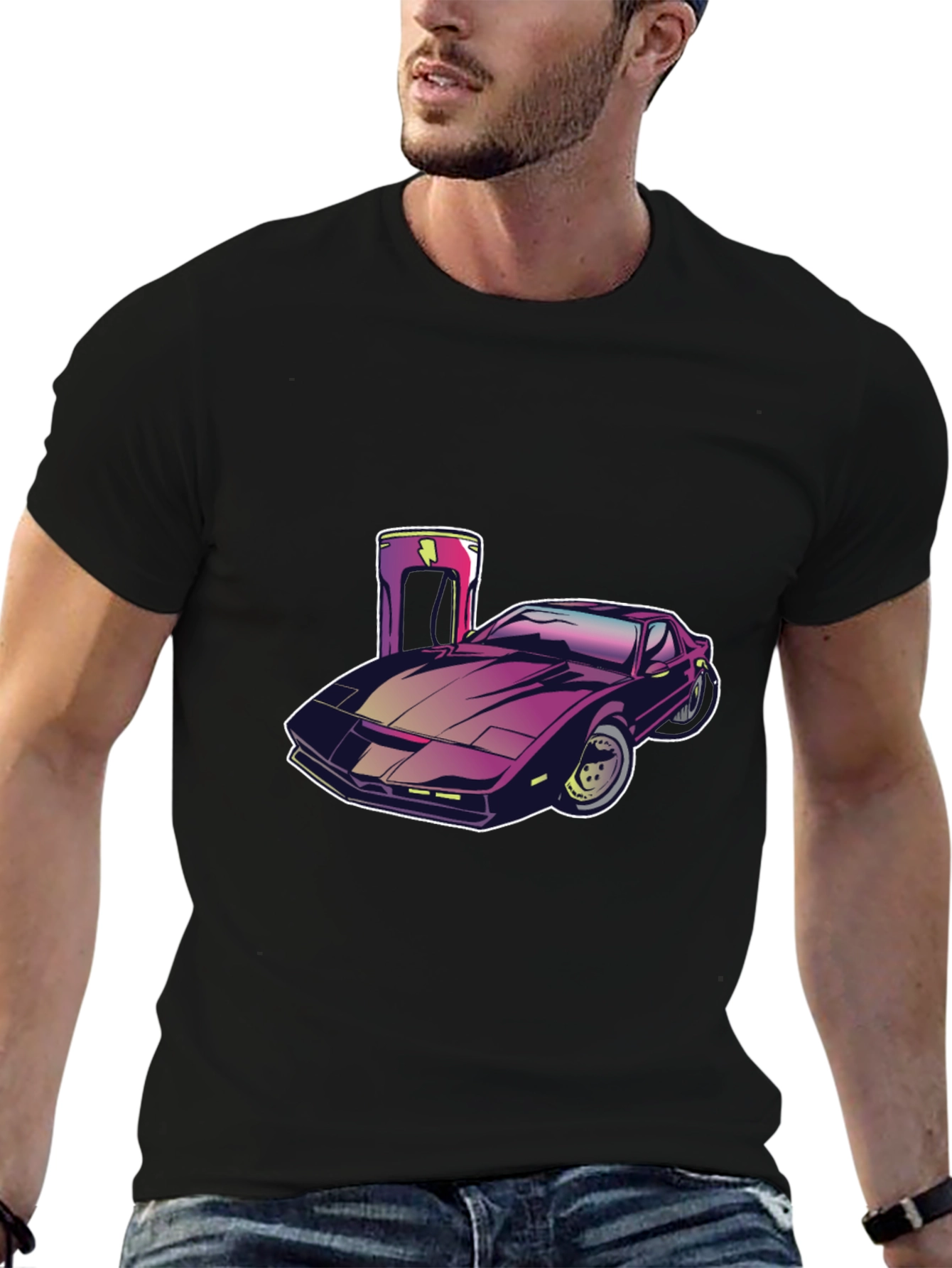Camiseta Negra con Diseño de Coche Futurista