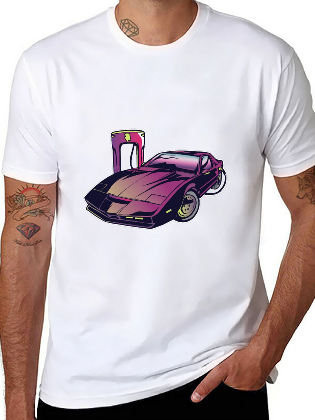 Camiseta Negra con Diseño de Coche Futurista