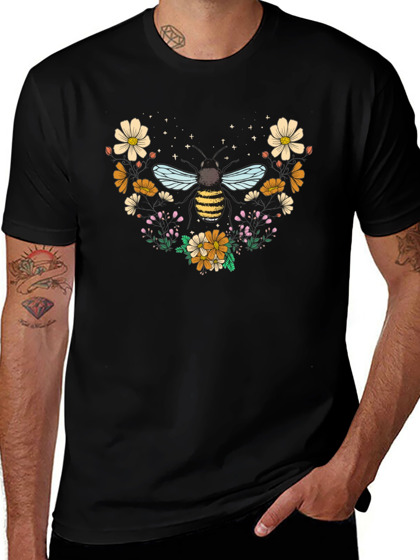 Camiseta Negra con Diseño de Abeja Floral