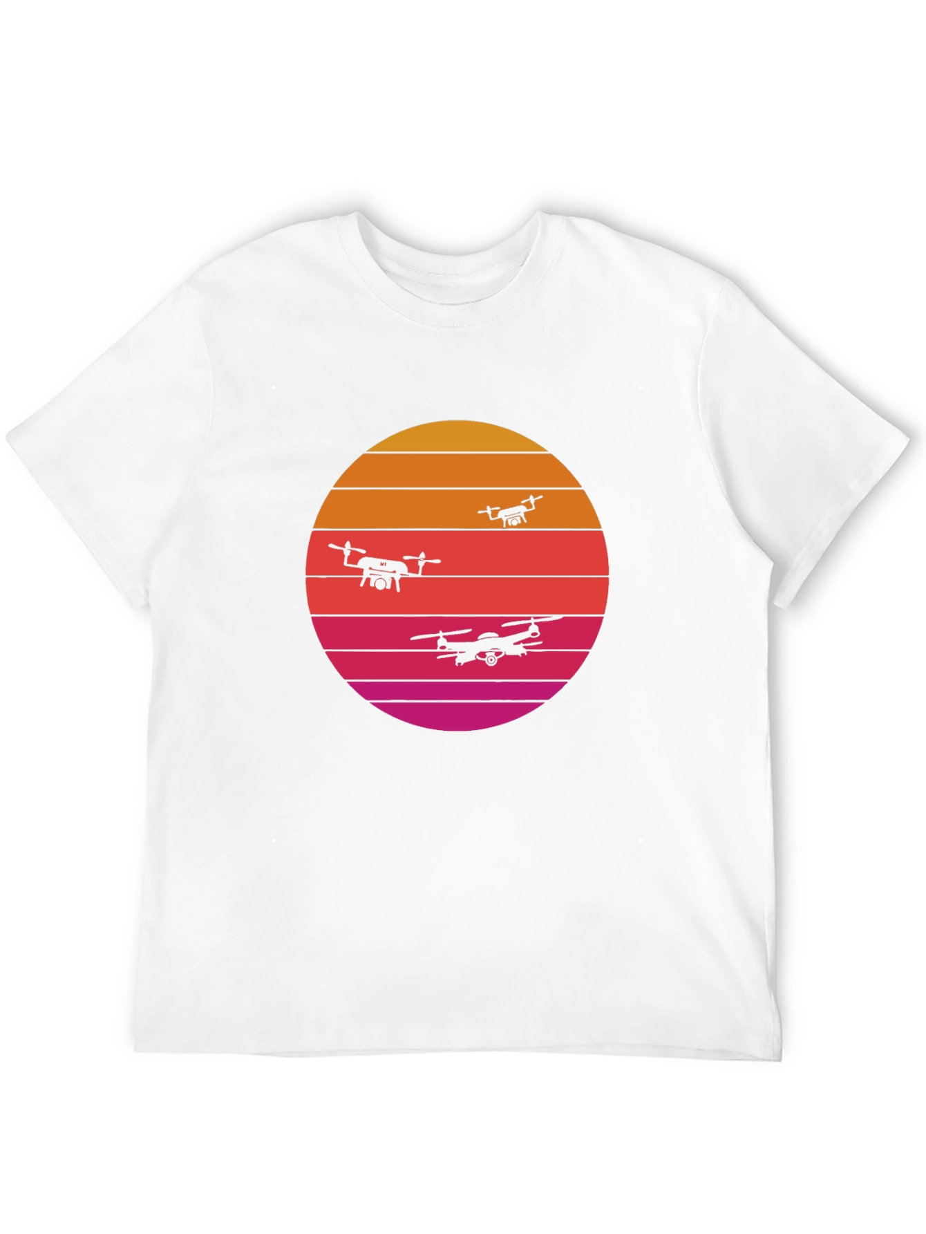 Camiseta con Diseño de Drones y Atardecer Retro