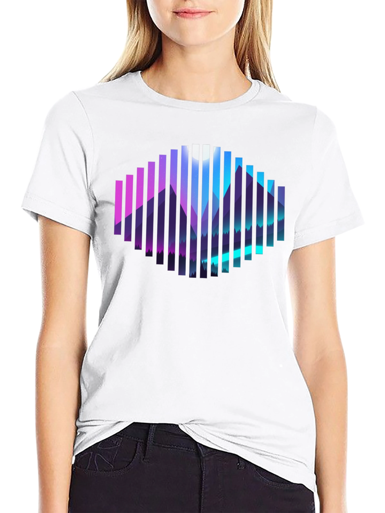 Camiseta Negra con Diseño de Montañas Abstractas