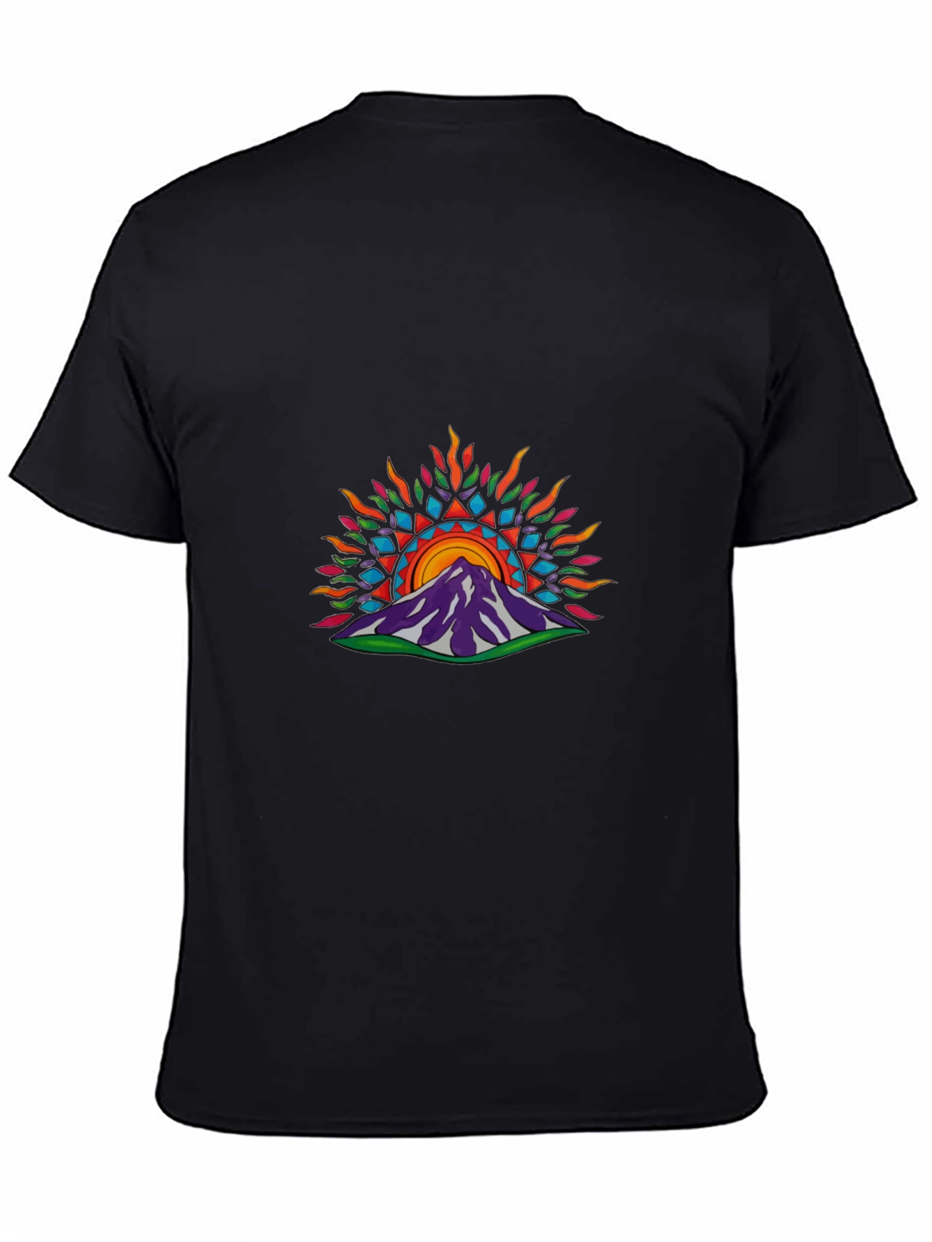 Camiseta Negra con Diseño de Montaña y Sol Abstracto
