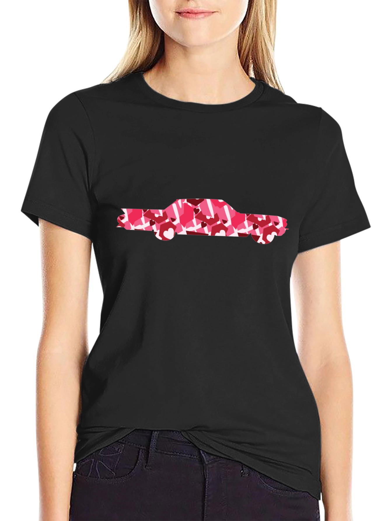 Camiseta Negra con Diseño de Coche de Corazones