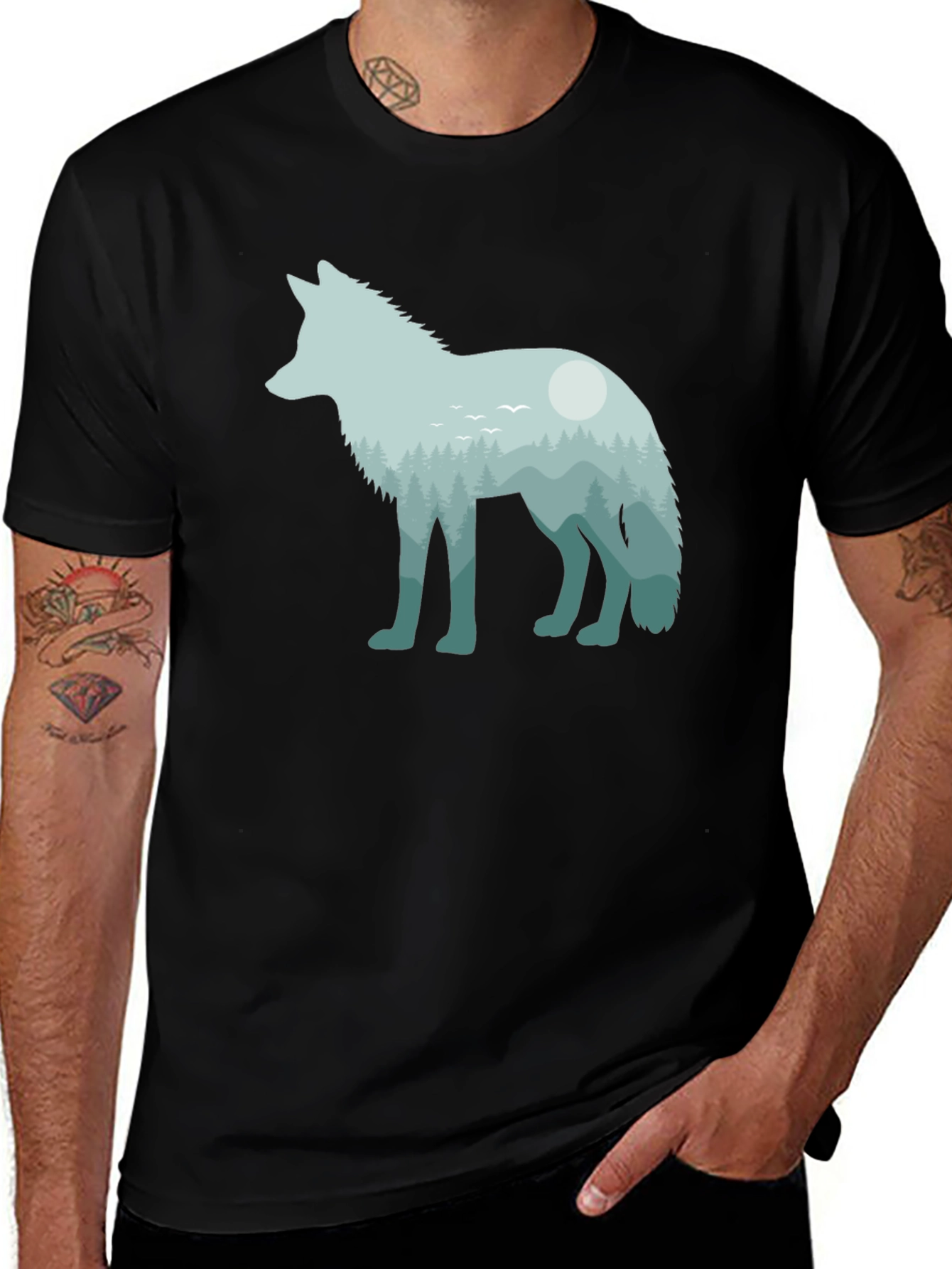 Camiseta Negra con Diseño de Lobo y Bosque