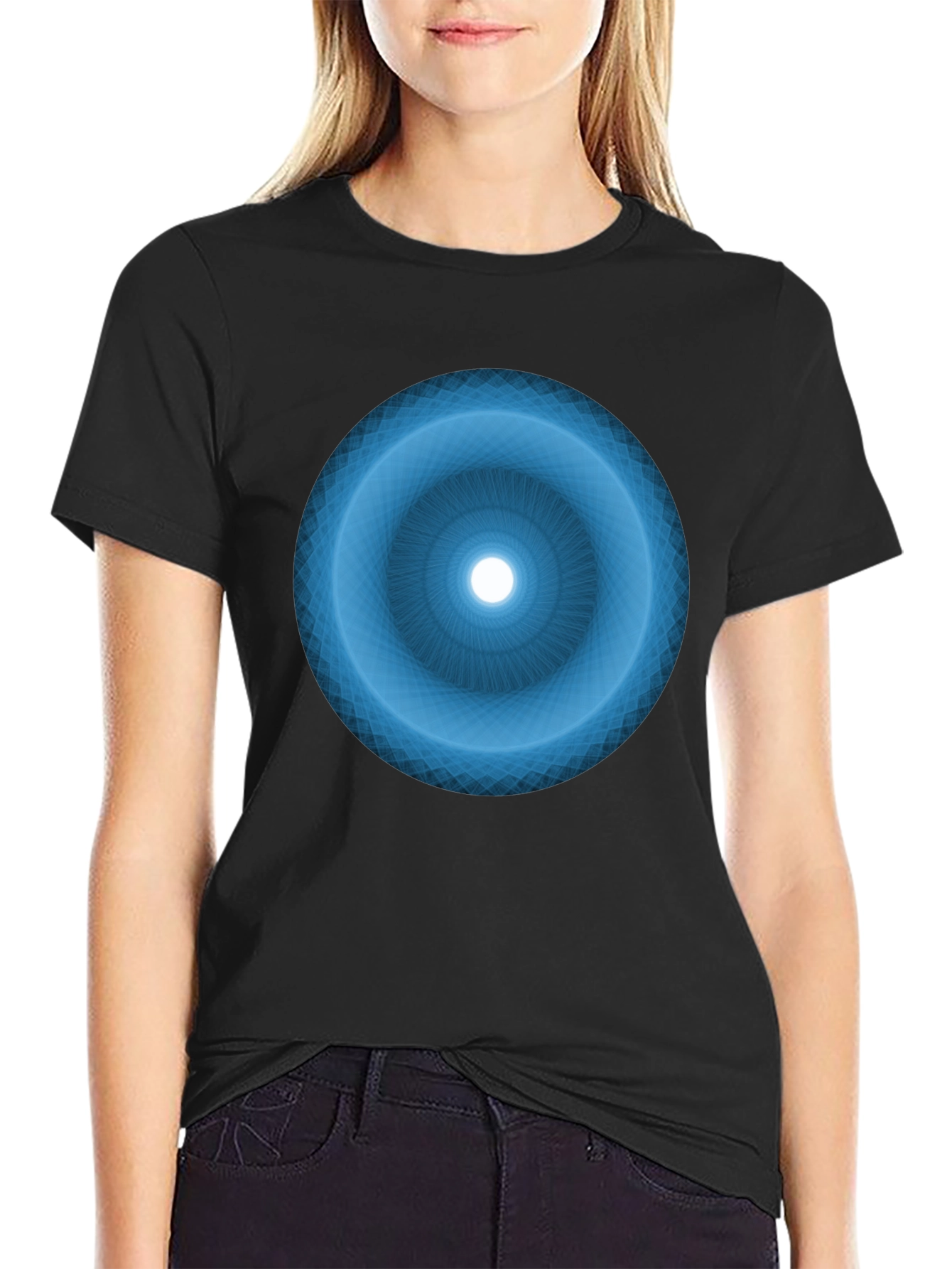 Camiseta Negra con Diseño Circular Azul Abstracto
