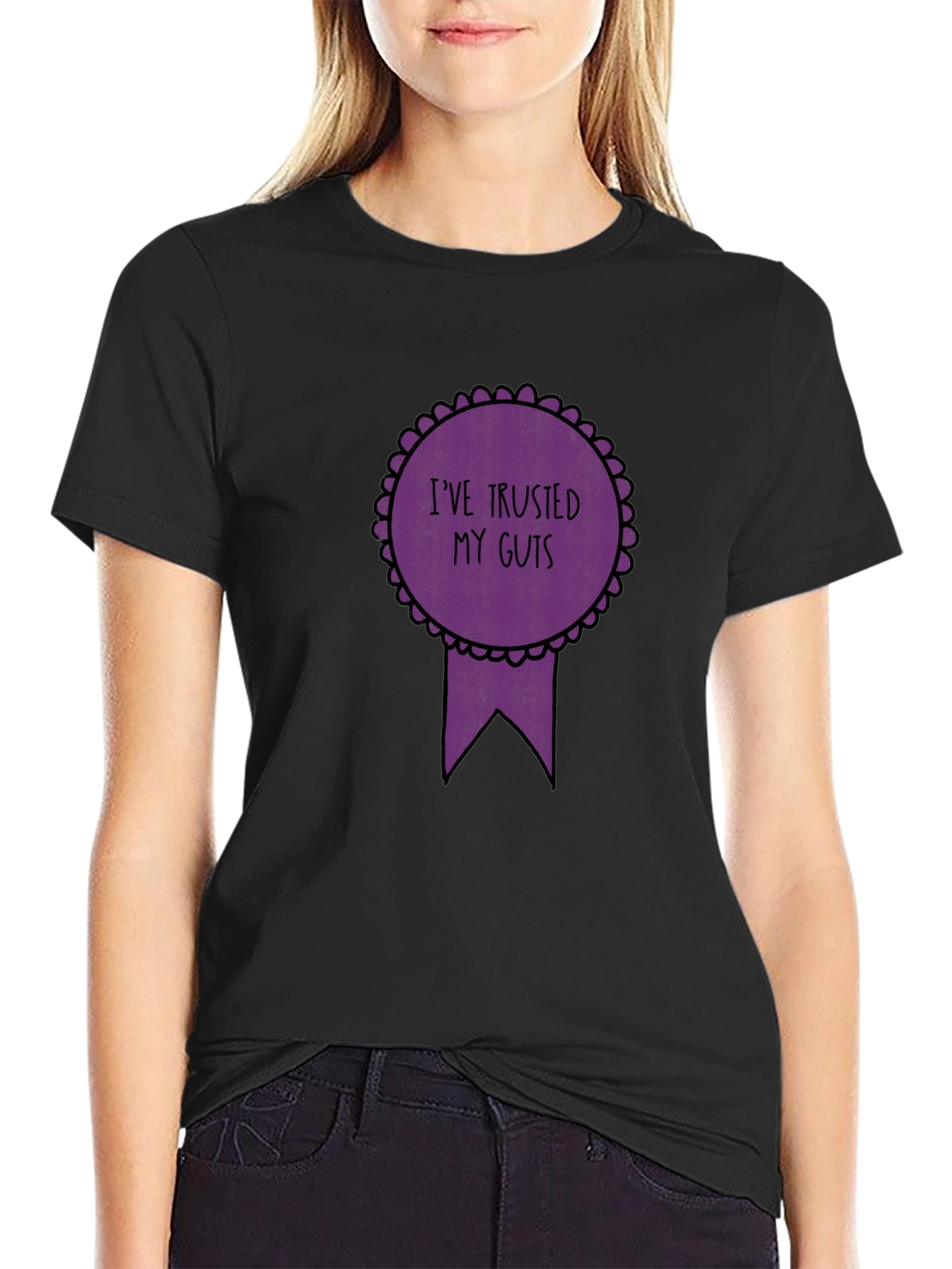Camiseta Negra con Diseño de Cinta Ive Trusted My Guts