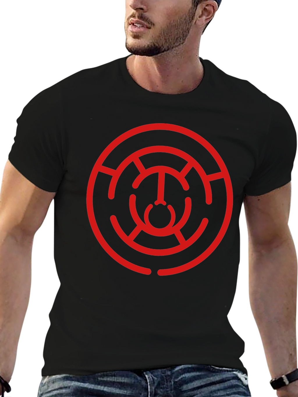 Camiseta Negra con Diseño Circular Abstracto Rojo