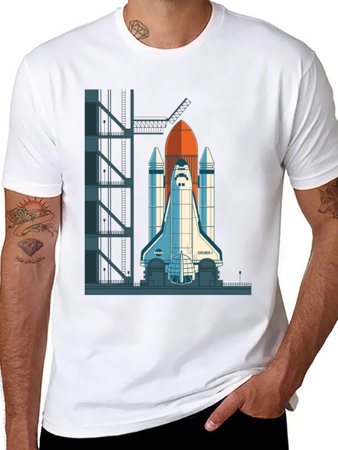 Camiseta Negra con Diseño de Lanzadera Espacial