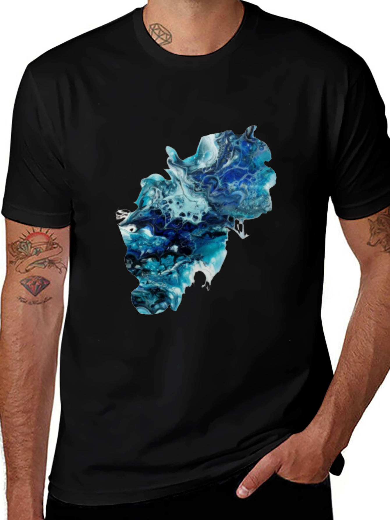 Camiseta Negra con Diseño Abstracto Azul