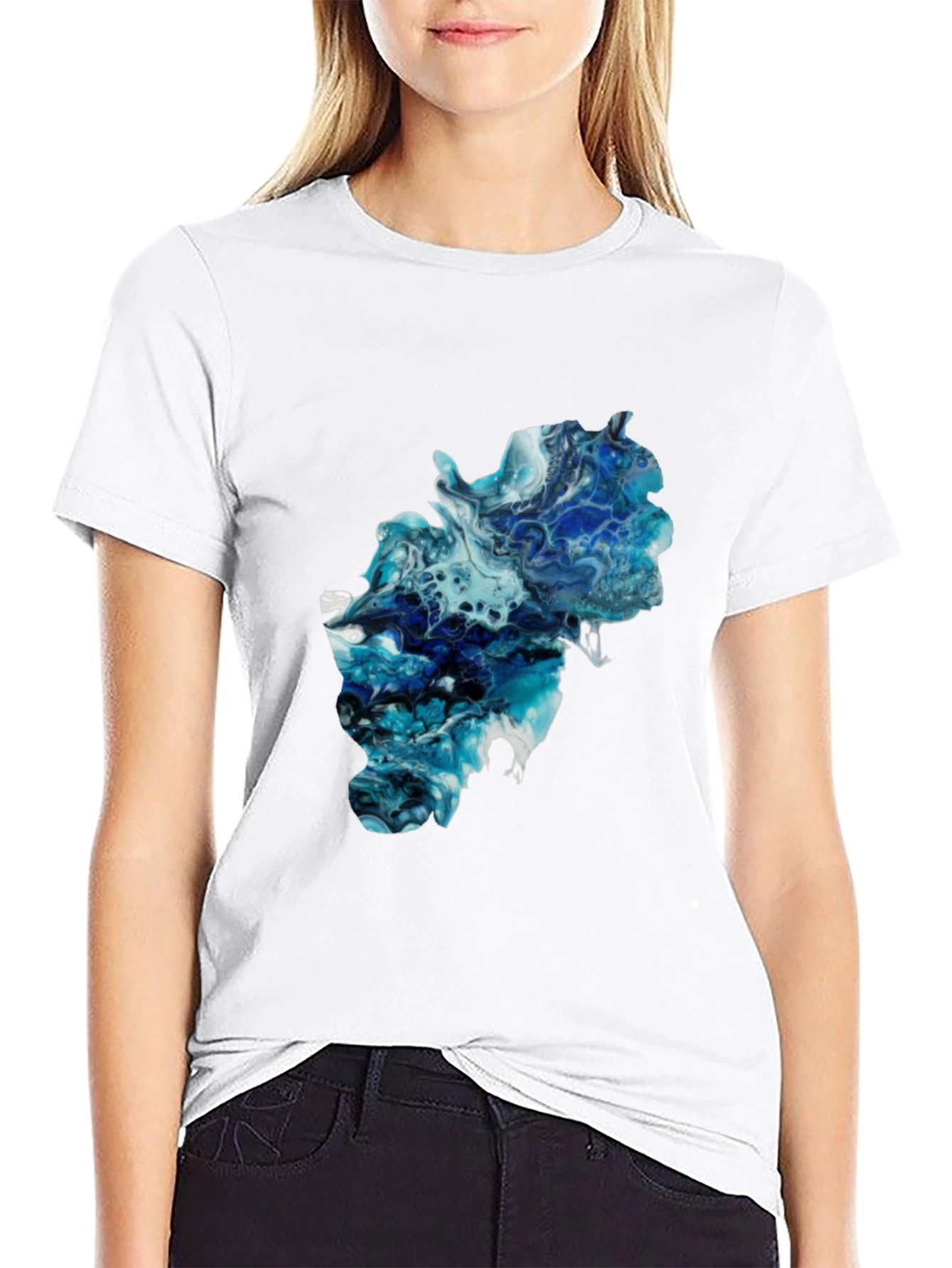 Camiseta Negra con Diseño Abstracto Azul